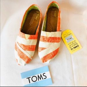 New Toms Classic Striped Slip on Flats!
